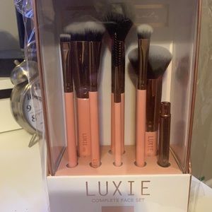 Luxie brush set